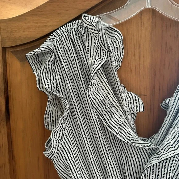 Max Studio Textured black white pattern  Jumpsuit size small - Picture 3 of 8